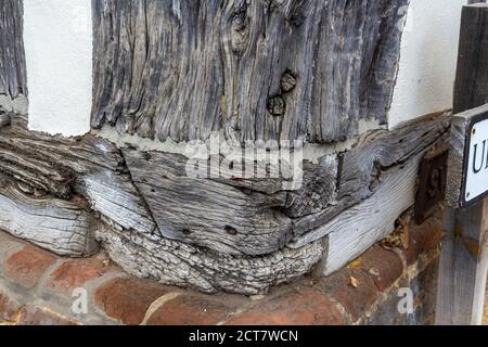 Nahaufnahme eines Details auf einem Ecke Fachwerk Eckhaus in Lavenham, Suffolk, Großbritannien. Stockfoto