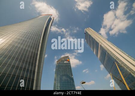 mailand italien 8. september 2020: Das Einkaufsviertel Citylife ist ein Geschäftsgebäude in Mailand, das von der Architektin Zaha Hadid im Rahmen des Stadtlebens Pr Stockfoto