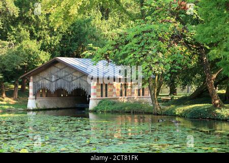 Park Teich und cavana Bootshaus, Villa Parco Bolasco, Historischer Park, Castelfranco Veneto Stockfoto