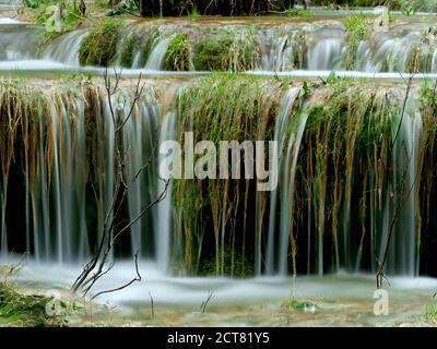 Fluss Cuervo verzauberte Landschaft der Quelle des Flusses, Cuenca, Spanien Stockfoto