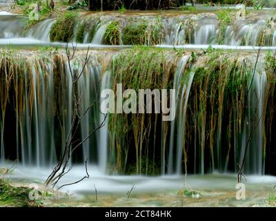 Fluss Cuervo verzauberte Landschaft der Quelle des Flusses, Cuenca, Spanien Stockfoto