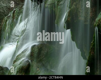 Fluss Cuervo verzauberte Landschaft der Quelle des Flusses, Cuenca, Spanien Stockfoto