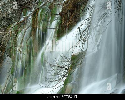 Fluss Cuervo verzauberte Landschaft der Quelle des Flusses, Cuenca, Spanien Stockfoto