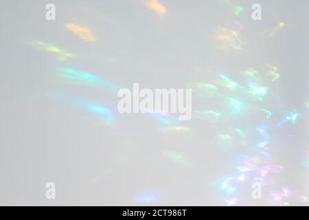 Wandstruktur mit diagonalem Schatten und Lichtstrahlen Stockfoto