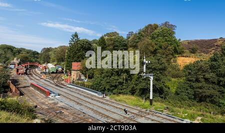 Multi image Panorama von Goathland Bahnhof auf der North Yorkshire Railway gesehen im September 2020. Stockfoto