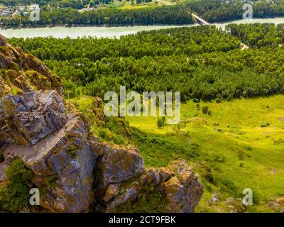 Blauer Katun Fluss und Tschertow palets Altai Berge republik Russland, Luftaufnahme von oben Stockfoto