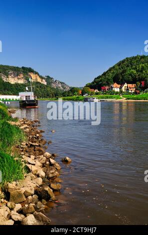 Deutschland, Sachsen, Stadt Wehlen, Bezirk Poetzscha am Fluss Elbe Stockfoto