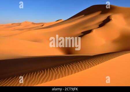Algerien, Sahara, Nationalpark Tassili n ' Ajjer, Sand-Dünen von In Tehak Stockfoto