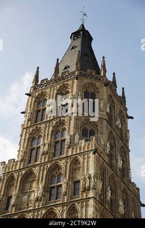 Deutschland, Rine-NRW, Köln, Blick zum Rathausturm Stockfoto