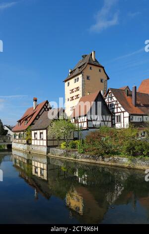 Deutschland, Bayern, Franken, Mittelfranken, Hersbruck, Wassertor, Fluss Pegnitz Stockfoto