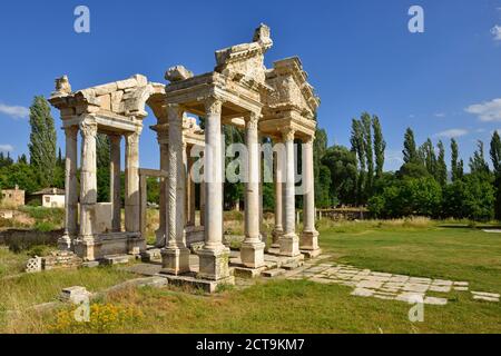 Türkei, Caria, antike Tetrapylon am archäologischen Standort von Aphrodisias Stockfoto