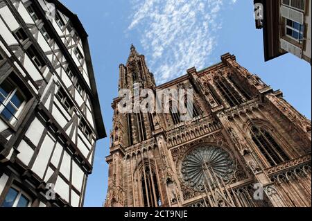 Frankreich, Bas-Rhin, Straßburg, Straßburger Münster, Westfassade anzeigen Stockfoto