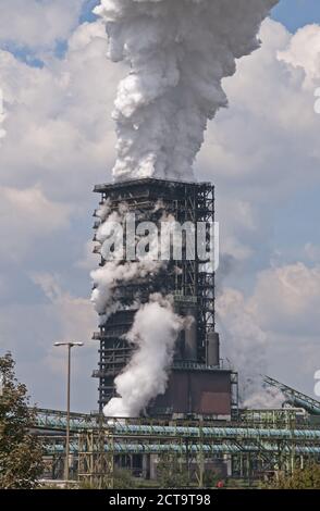 Deutschland, Nordrhein-Westfalen, Duisburg, Blick auf die Kokerei Schwelgern Stockfoto