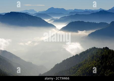 Deutschland, Oberbayern, Bayern, Chiemgauer Alpen, Bergen, Rauschberg, Dachstein, hoher Goell, hohes Brett und Aibleck aus Hochfelln Stockfoto