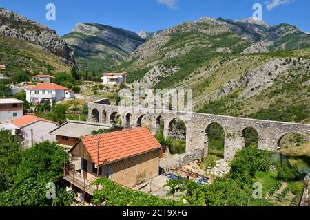 Montenegro, Crna Gora, Aquädukt in die historische Siedlung von Stari Bar Stockfoto