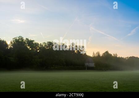 Gartenhaus von Goethe in Weimar im Park an der Ilm Am Morgen im Herbst mit Nebel Stockfoto