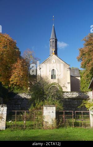 Frankreich, Departement Cher, Apremont-Sur-Allier, Kirche Stockfoto