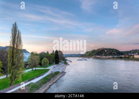 Deutschland, Koblenz, Rhein in der Nähe der Festung Ehrenbreitstein Stockfoto