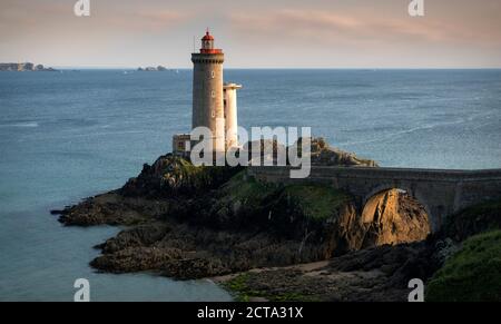 Frankreich, Bretagne, Phare du Petit Minou am Abend Stockfoto