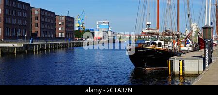 Deutschland, Mecklenburg-Vorpommern, Ansicht von Wismar Hafen Stockfoto