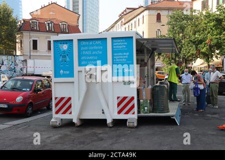 Recycle Point in Mailand Stadtzentrum, Italien Stockfoto