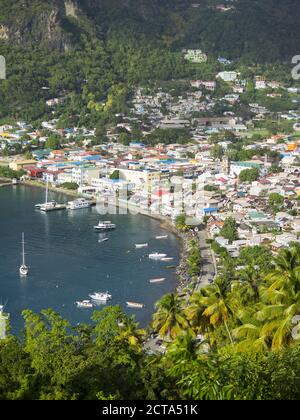 Karibik, St. Lucia, Blick auf Soufriere Stockfoto