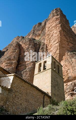 Spanien, Aragon, Mallos de Riglos, Riglos, Kirche Stockfoto