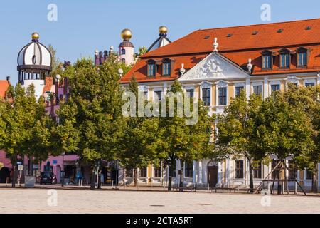 Deutschland, Sachsen-Anhalt, Magdeburg, Domplatz mit grünen Zitadelle und Landtag Stockfoto