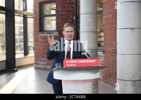 Arbeitsleiter Sir Keir Starmer hält seine Keynote-Rede während der Online-Konferenz der Partei von der Danum Gallery, Library and Museum in Doncaster. Stockfoto