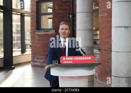 Arbeitsleiter Sir Keir Starmer hält seine Keynote-Rede während der Online-Konferenz der Partei von der Danum Gallery, Library and Museum in Doncaster. Stockfoto