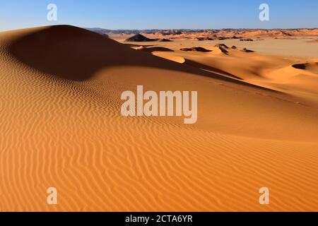 Algerien, Sahara, Nationalpark Tassili n ' Ajjer, Sand-Dünen von In Tehak Stockfoto