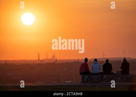 Abendstimmung auf der Hoheward-Schlampe, der größten Schlampe im Ruhrgebiet, zwischen Herten und Recklinghausen, NRW, Deutschland, Stockfoto