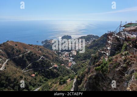 Castelmola - Panorama di Taormina da Piazza Sant'Antonio la mattina Stockfoto