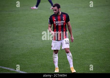 Mailand, Italien. September 2020. Italienische Serie A. Hakan Calhanoglu von AC Mailand während der Serie EIN Spiel zwischen AC Mailand und Bologna FC. Stockfoto