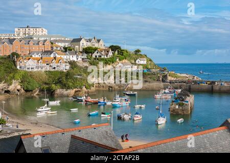 Newquay Cornwall, Blick im Sommer auf den Hafen in Newquay, Cornwall, Südwestengland, UK Stockfoto