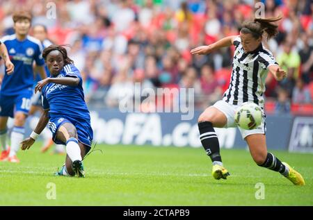 ENIOLA ALUKO FEUERT IN EINEM SCHUSS Chelsea V Notts County Womens FA Cup Finale - Wembley Bild : Mark Pain / ALAMY BILDNACHWEIS : © MARK PAIN / ALAM Stockfoto