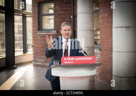 Arbeitsleiter Sir Keir Starmer hält seine Keynote-Rede während der Online-Konferenz der Partei von der Danum Gallery, Library and Museum in Doncaster. Stockfoto