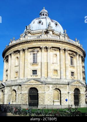 Die Radcliffe Kamera, die zwischen 1737-1749 in Oxford gebaut wurde, lesen Zimmer für die Bodleian Library in Oxford Oxfordshire England Und sind ein beliebtes Stockfoto