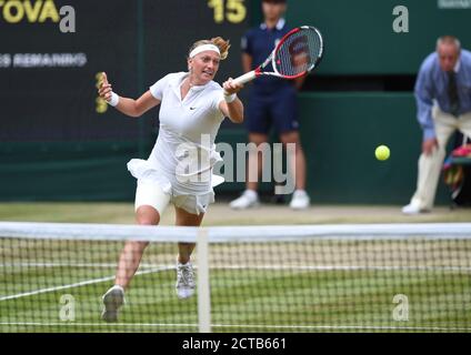 Petra Kvitova auf dem Weg zum Wimbledon Ladies Finale 2014. Eugenie Bouchard / Petra Kvitova. Bild-Kredit : © MARK PAIN / ALAMY Stockfoto