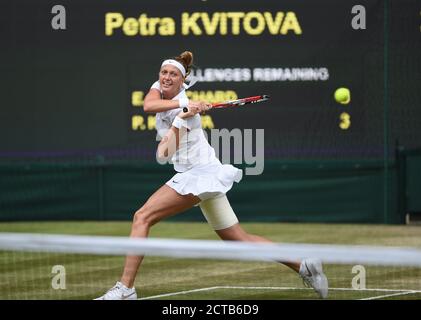 Petra Kvitova auf dem Weg zum Wimbledon Ladies Finale 2014. Eugenie Bouchard / Petra Kvitova. Bild-Kredit : © MARK PAIN / ALAMY Stockfoto