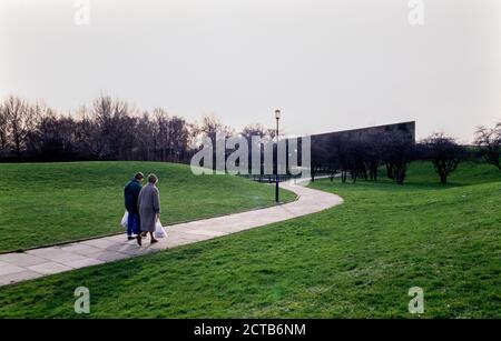 Gesamtansicht des Thamesmead Estate im Südosten Londons an einem knackigen Januartag. 19. Januar 1993. Foto: Neil Turner Stockfoto