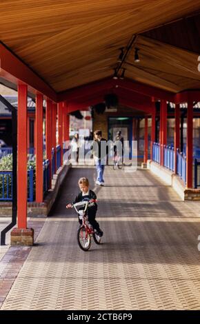 Gesamtansicht des Thamesmead Estate im Südosten Londons an einem knackigen Januartag. 19. Januar 1993. Foto: Neil Turner Stockfoto