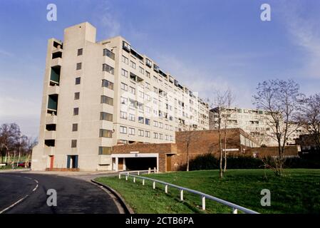 Gesamtansicht des Thamesmead Estate im Südosten Londons an einem knackigen Januartag. 19. Januar 1993. Foto: Neil Turner Stockfoto