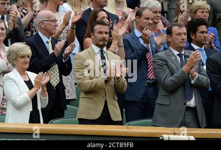 David Beckham und Bobby Charlton . WIMBLEDON TENNIS CHAMPIONSHIPS 2014. Bild : © Mark Pain / Alamy Stockfoto