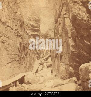 Flume, below the Boulder, Franconia Notch, N.H., Kilburn Brothers, Canyons, New Hampshire Stockfoto