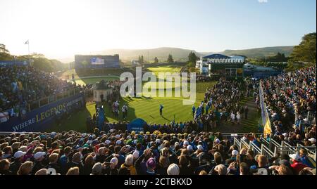 Justin Rose spielt den ersten Schuss für Europa im Ryder Cup 2014. Gleneagles, Perthshire, Schottland. BILD : © MARK PAIN / ALAMY STOCK FOTO Stockfoto