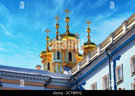 Die Goldene Cupola in der Nähe Kirche im Katharinenpalast in der Stadt Puschkin. Zarskoje Selo, Sankt Petersburg Stockfoto