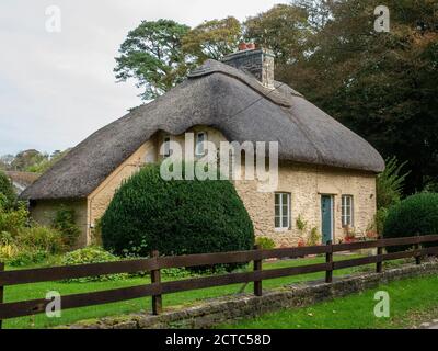 Traditionelles Reetdachhaus in Merthyr Mawr, Bridgend Wales, Großbritannien Stockfoto