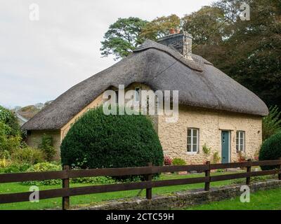 Traditionelles Reetdachhaus in Merthyr Mawr, Bridgend Wales, Großbritannien Stockfoto