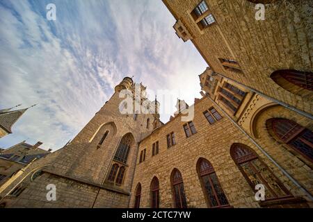 Abstract Weitwinkelansicht der Innenwände von Schloss Marieburg bei Hannover, Deutschland Stockfoto